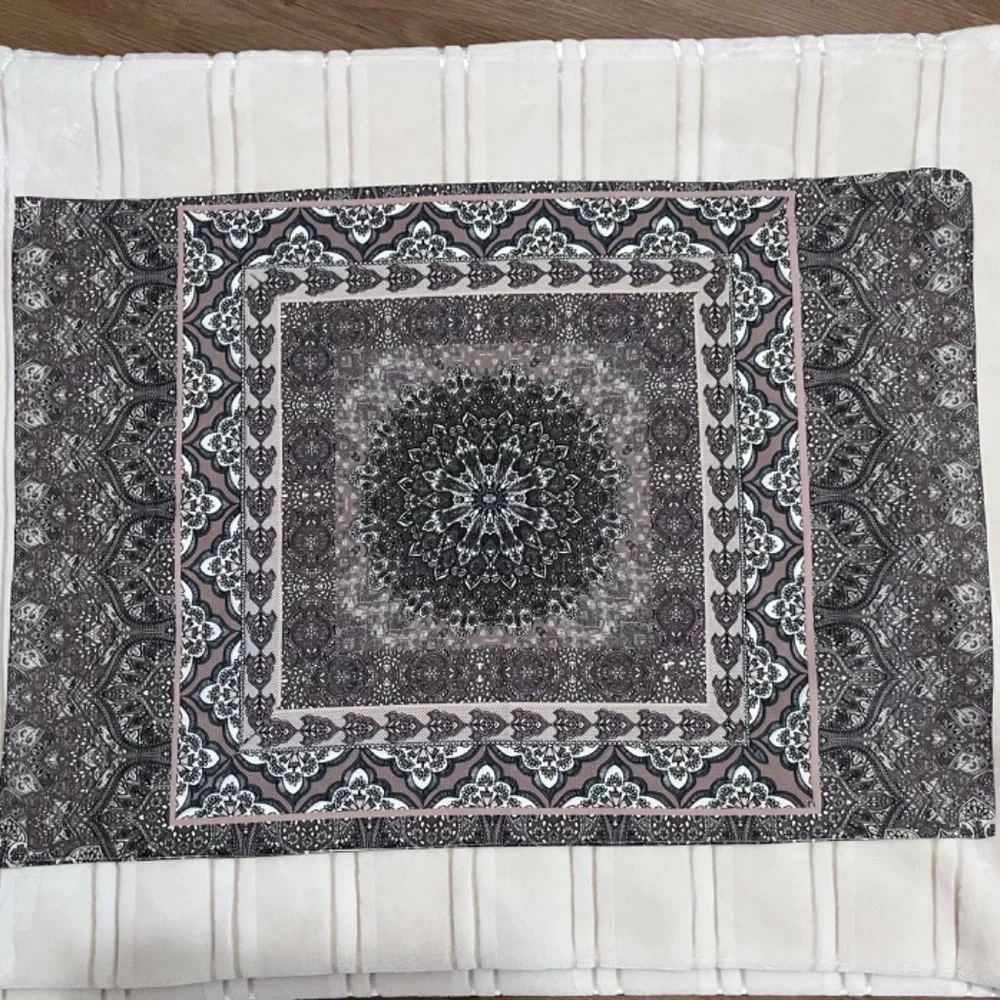 Urban Outfitters Twin/Twin XL Duvet Cover & Pillow Cases